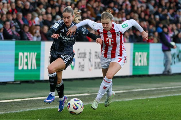 Köln, Deutschland: 28. März 2026 - 1. Frauen Bundesliga - 22. Spieltag - 1. FC Köln Frauen vs. Eintracht Frankfurt Frauen Im Bild: v.li. im Zweikampf Nadine Riesen (SGE) und Anna-Lena Stolze (FC Köln) Copyright: HMBxMedia MadeleinexFantini