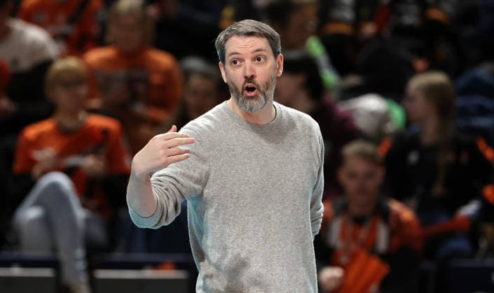 Trainer Liam Sketcher gibt Anweisungen Aktion Oberkörper Volleyball Bundesliga Playoff Viertelfinale Herren Saison 2025 2026 28.03.2026 BR Volleys Berlin BRV vs Netzhoppers KW Königswusterhausen