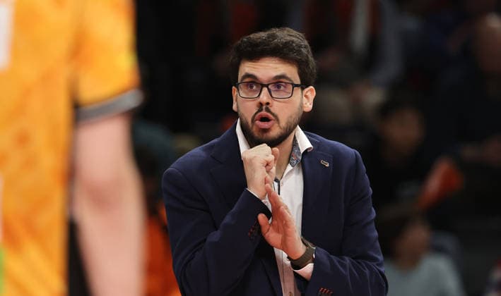 Trainer Alexandre Leal gibt Anweisungen Aktion Oberkörper Volleyball Bundesliga Playoff Viertelfinale Herren Saison 2025 2026 28.03.2026 BR Volleys Berlin BRV vs Netzhoppers KW Königswusterhausen