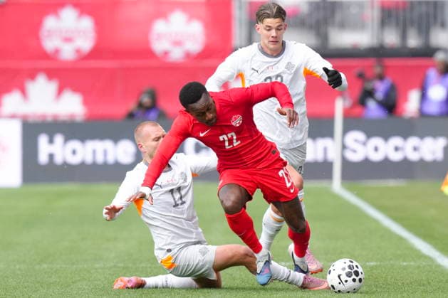 March 28, 2026, Toronto, On, CANADA: Richie Laryea, of Canada, gets past Iceland s Jon Dagur Thorsteinsson, 11, during first half International Friendly, Länderspiel, Nationalmannschaft soccer action in Toronto on Saturday March 28, 2026. Richie Laryea; Jon Dagur Thorsteinsson - ZUMAc35_ 20260328_zaf_c35_019 Copyright: xChrisxYoungx