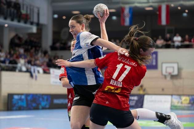 Handball Bundesliga Frauen,HBF, Saison 2025 2026 SV Union Halle-Neustadt vs.HSG Blomberg-Lippe Halle, Deutschland 28.Maerz 2026: Im Bild:v. li. im Zweikampf Andrea Jacobsen (Blomberg) und Emma Hertha (Halle) Halle Saale SWH Arena Sachsen-Anhalt Deutschland