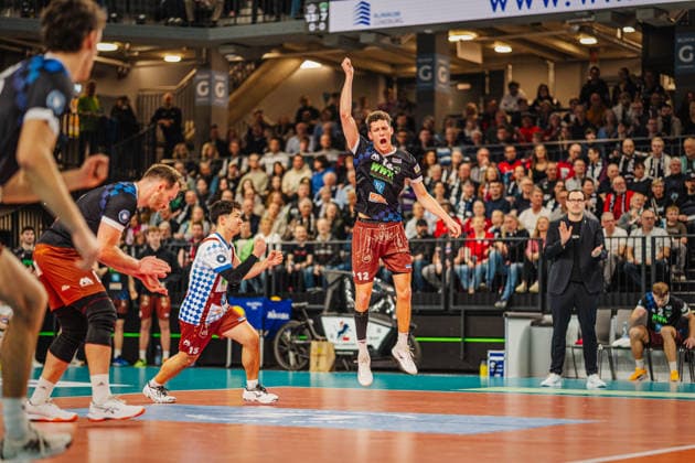 Volleyball Herren Saison 2025 2026 Volleyball Bundesliga Playoff Viertelfinale SVG Lüneburg vs.WWK Volleys Herrsching 28.03.2026 Laurenz Welsch ( 12 WWK Volleys Herrsching) jubelt und springt freudig in die Luft
