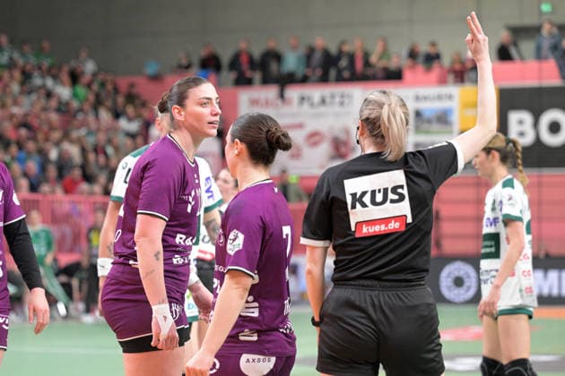 Gabriela Clausson Bitolo (TusSies Metzingen, 22) bekommt einen 2 Minuten Zeitstrafe TusSies Metzingen vs. FrischAuf Goeppingen , Handball, Alsco HBF, 21.Ligaspieltag, Saison 2025 2026, 28.03.2026 TusSies Metzingen vs. FrischAuf Goeppingen , Handball, Alsco HBF, 21.Ligaspieltag, Saison 2025 2026, 28.03.2026 Tuebingen Copyright: xEibner-Pressefoto TobiasxBaurx EP_TBR
