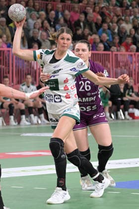 Sina Ehmann (FrischAuf Goeppingen, 22) am mit Ball gegen Svenja Huebner (TusSies Metzingen, 26) TusSies Metzingen vs. FrischAuf Goeppingen , Handball, Alsco HBF, 21.Ligaspieltag, Saison 2025 2026, 28.03.2026 TusSies Metzingen vs. FrischAuf Goeppingen , Handball, Alsco HBF, 21.Ligaspieltag, Saison 2025 2026, 28.03.2026 Tuebingen Copyright: xEibner-Pressefoto TobiasxBaurx EP_TBR