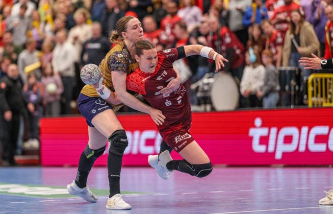 GER, Bensheim, HSG Bensheim Auerbach Flames vs Buxtehuder SV, Alsco Handball Bundesliga Frauen, Handball, DHB, Spielzeit 2025 2026, Weststadthalle Bensheim, 21. Spieltag im Bild v.l.: Jolina Huhnstock (Buxtehuder SV Frauen 45), Mareike Thomaier (HSG Bensheim Auerbach Flames Frauen 2) DFB DFL REGULATIONS PROHIBIT ANY USE OF PHOTOGRAPHS AS IMAGE SEQUENCES AND OR QUASI-VIDEO, 28.03.2026 Copyright: HMBxMedia HendrikxHamelau