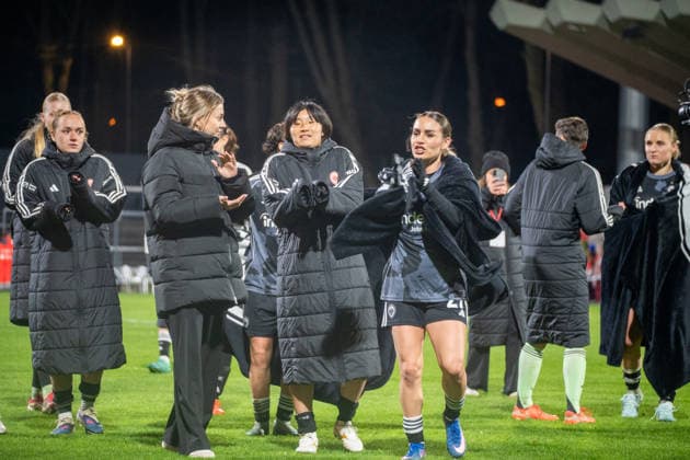 Deutschland: Fussball Google Pixel Frauen-Bundesliga 2025 2026 - 1.FC Köln vs Eintracht Frankfurt-22. Spieltag - Franz-Kremer-Stadion (Köln): Siegesfeier, Reaktion, Remina Chiba (Eintracht Frankfurt, 15) Erleta Memeti (Eintracht Frankfurt, 27) Copyright: xOrhanxHabashx