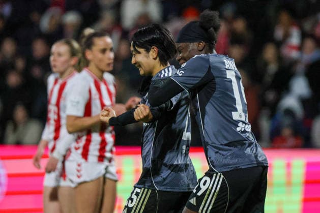 Köln, Deutschland: 28. März 2026 - 1. Frauen Bundesliga - 22. Spieltag - 1. FC Köln Frauen vs. Eintracht Frankfurt Frauen Im Bild: Tv.li. Torschützin Remina Chiba (SGE) macht das Tor zur Führung zum 2:1 für Frankfurt und jubelt mit Nicole Anyomi (SGE) Copyright: HMBxMedia MadeleinexFantini
