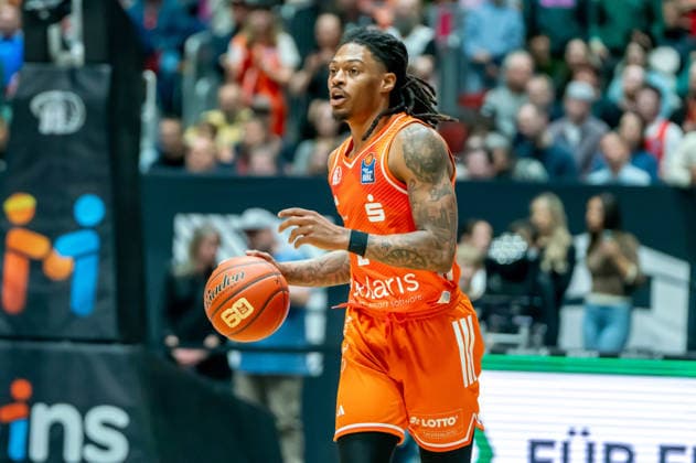 Chemnitz, Deutschland 28. März 2026: 1.BBL 2025 2026 Niners Chemnitz gegen EWE Baskets Oldenburg Im Bild: Nike Sibande (99) Copyright: xFotostandx xNachtigallx