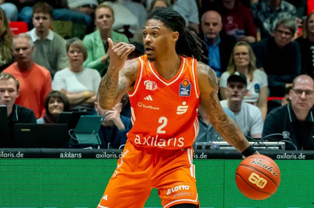 Chemnitz, Deutschland 28. März 2026: 1.BBL 2025 2026 Niners Chemnitz gegen EWE Baskets Oldenburg Im Bild: Nike Sibande (99) Copyright: xFotostandx xNachtigallx