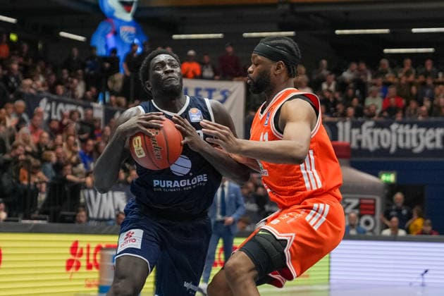 Khyrhi Thomas (Syntainics MBC, 00) startet einen Angriff Syntainics MBC vs. Rasta Vechta, Basketball, 1. Basketball Bundesliga, 26. Spieltag, Saison 2025 2026, 28.03.2026 Syntainics MBC vs. Rasta Vechta, Basketball, 1. Basketball Bundesliga, 26. Spieltag, Saison 2025 2026, 28.03.2026 Weissenfels Copyright: xEibner-Pressefoto PiaxSchindlerx EP_PSR