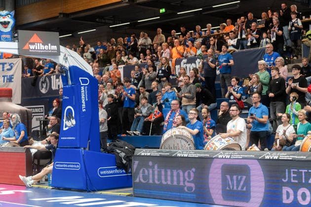 emotionaler Support für die Syntainics MBC Syntainics MBC vs. Rasta Vechta, Basketball, 1. Basketball Bundesliga, 26. Spieltag, Saison 2025 2026, 28.03.2026 Syntainics MBC vs. Rasta Vechta, Basketball, 1. Basketball Bundesliga, 26. Spieltag, Saison 2025 2026, 28.03.2026 Weissenfels Copyright: xEibner-Pressefoto PiaxSchindlerx EP_PSR