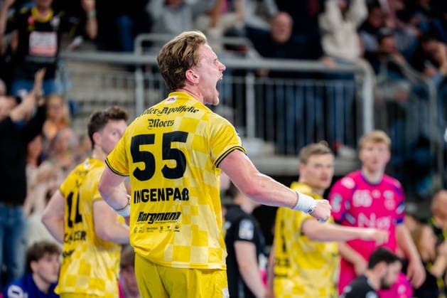 Krefeld, 28.03.2026, Handball, Herren, 2. Bundesliga, 25. Spieltag, 2025 2026: HSG Krefeld Niederrhein Bayer Dormagen Niklas Ingenpaß (HSG Krefeld Niederrhein, 55) jubelt nach einem Treffer Krefeld Yayla Arena NRW Germany