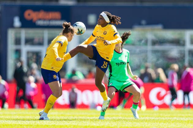 March 28, 2026; Foxborough, Massachusetts, USA; Utah Royals FC midfielder Dayana Pierre-Louis (15) tries to gather the ball in a National WomenÃ¢â‚¬â ¢s Soccer League game against the Boston Legacy at Gillette Stadium. (c) CSM NWSL 2026: Royals Vs Legacy MAR 28  - ZUMAc04_ 20260328_zma_c04_069 Copyright: xBurtxGranofskyx