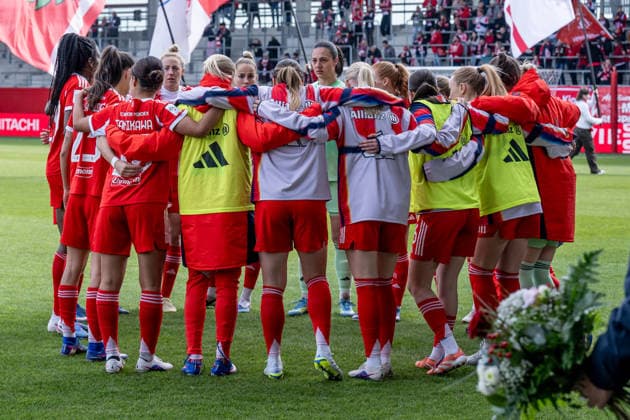 Die Muenchnerinnen im Spielerkreis vor Beginn der Partie GER, FC Bayern Muenchen Frauen vs. 1. FC Nuernberg, Fussball, Google Pixel Frauen-Bundesliga, 22. Spieltag, Saison 2025 2026, 28.03.2026. (DFL DFB REGULATIONS PROHIBIT ANY USE OF PHOTOGRAPHS as IMAGE SEQUENCES and or QUASI-VIDEO). GER, FC Bayern Muenchen Frauen vs. 1. FC Nuernberg, Fussball, Google Pixel Frauen-Bundesliga, 22. Spieltag, Saison 2025 2026, 28.03.2026. Muenchen Copyright: xEibner-Pressefoto HeikexFeinerx EP_HFR