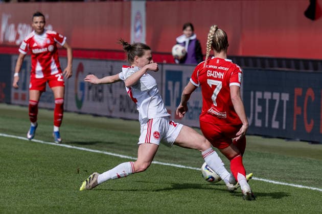 Kampf um den Ball Zweikampf zwischen Nastassja Lein (1. FC Nuernberg, 24) und Giulia Gwinn (FC Bayern Muenchen Frauen, 07) GER, FC Bayern Muenchen Frauen vs. 1. FC Nuernberg, Fussball, Google Pixel Frauen-Bundesliga, 22. Spieltag, Saison 2025 2026, 28.03.2026. (DFL DFB REGULATIONS PROHIBIT ANY USE OF PHOTOGRAPHS as IMAGE SEQUENCES and or QUASI-VIDEO). GER, FC Bayern Muenchen Frauen vs. 1. FC Nuernberg, Fussball, Google Pixel Frauen-Bundesliga, 22. Spieltag, Saison 2025 2026, 28.03.2026. Muenchen Copyright: xEibner-Pressefoto HeikexFeinerx EP_HFR