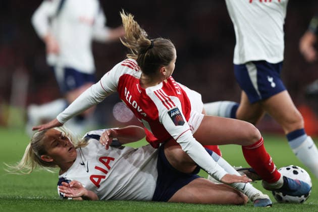 Womens Super League - Arsenal v Tottenham 28 March 2026 London - Women s Super League football - Arsenal v Tottenham Hotspur - Amana Nilden of Tottenham Hotspur fouls Victoria Pelova of Arsenal - (Photo by Mark Leech). London UK Copyright: xMarkxLeechxOffside