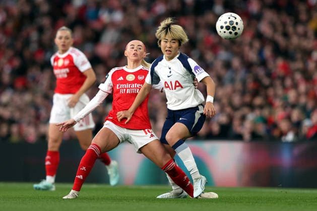 Womens Super League - Arsenal v Tottenham 28 March 2026 London - Women s Super League football - Arsenal v Tottenham Hotspur - Chloe Kelly of Arsenal and Maika Hamano of Tottenham Hotspur - (Photo by Mark Leech). London UK Copyright: xMarkxLeechxOffside