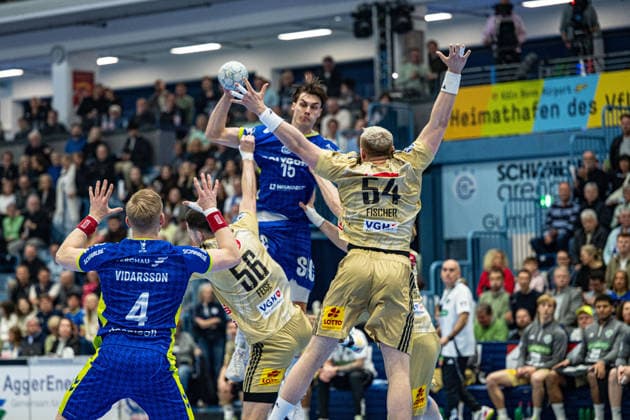 Daikin Handball Bundesliga, VfL Gummersbach - TSV Hannover Burgdorf, 28.03.2026 Ellidi Vidarsson (VfL Gummersbach, 4), Hannes Feise (TSV Hannover-Burgdorf 56), Miro Schluroff (VfL Gummersbach, 15), Justus Fischer (TSV Hannover-Burgdorf 54), ; Daikin Handball Bundesliga, VfL Gummersbach - TSV Hannover Burgdorf, 28.03.2026 Copyright: xBEAUTIFULxSPORTS Erlhofx