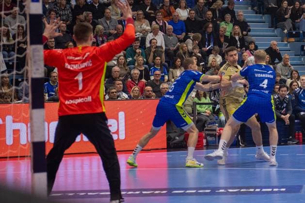 Dominik Kuzmanović, Torwart, (VfL Gummersbach 1), Ellidi Snaer Vidarsson, Kreislaeufer, (VfL Gummersbach 4), Å tÄ›pan Zeman, Kreislaeufer, (VfL Gummersbach 66), RenÄrs UÅ¡Äins, Rueckraum, (TSV Hannover-Burgdorf 10),VfL Gummersbach vs. TSV Hannover-Burgdorf, Daikin Handball Bundesliga, Herren , 26. Spieltag, 28.03.2026 Gummersbach NRW Deutschland