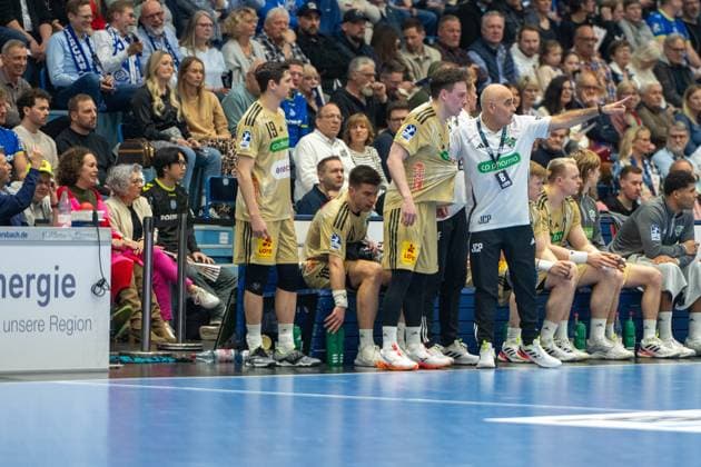 Juan Carlos Pastor, Cheftrainer, (TSV Hannover-Burgdorf),VfL Gummersbach vs. TSV Hannover-Burgdorf, Daikin Handball Bundesliga, Herren , 26. Spieltag, 28.03.2026 Gummersbach NRW Deutschland