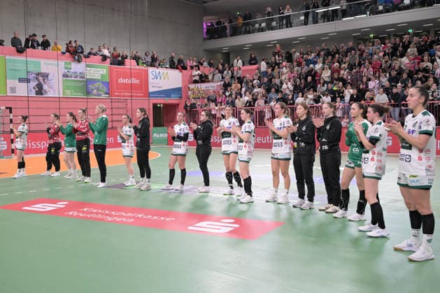 die Spielerinnen FrischAuf Goeppingen bedanken sich bei den Fans TusSies Metzingen vs. FrischAuf Goeppingen , Handball, Alsco HBF, 21.Ligaspieltag, Saison 2025 2026, 28.03.2026 TusSies Metzingen vs. FrischAuf Goeppingen , Handball, Alsco HBF, 21.Ligaspieltag, Saison 2025 2026, 28.03.2026 Tuebingen Copyright: xEibner-Pressefoto TobiasxBaurx EP_TBR