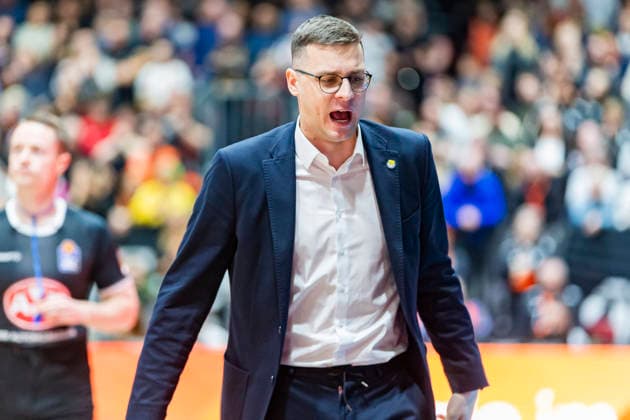28.03.2026, xomx, Basketball easyCredit BBL Bundesliga, NINERS Chemnitz - EWE Baskets Oldenburg v.l. Lazar Spasic (EWE Baskets Oldenburg Headcoach Trainer). Portrait, Portraet, Chemnitz