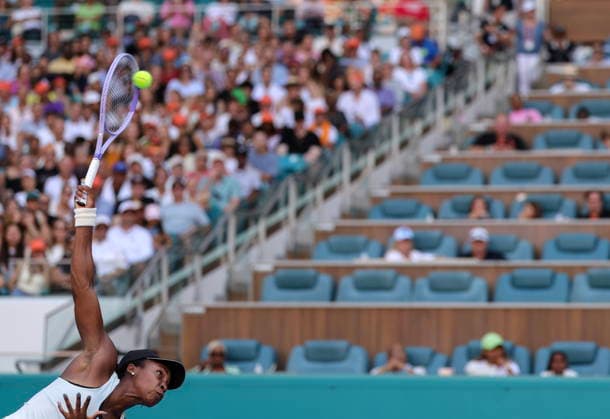 Tennis 2026 Miami Open - Women s final Coco Gauff of the USA serves against Aryna Sabalenka of Belarusia during the Women s Final match at the 2026 Miami Open tennis tournament at the Hard Rock Stadium in Miami, Florida, USA, 28 March 2026. MIAMI FLORIDA United States  Copyright: xCRISTOBALxHERRERA-ULASHKEVICHx