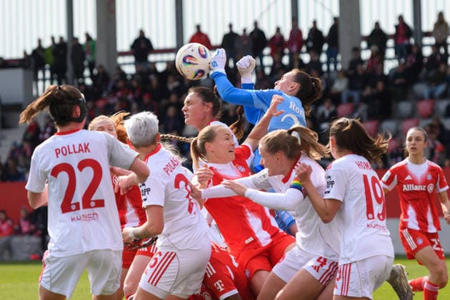 MUNICH, GERMANY - MARCH 28: General scene in the box with Goalkeeper Lourdes Romero (25 1. FC Nuremberg) trying to get the ball away after a corner-kick during the Google Pixel Frauen-Bundesliga match between FC Bayern Munich and 1. FC Nuremberg at FC Bayern Campus Munich, Germany. Copyright: xSvenxBeyrich SPPx Sportspressphoto_SPR120581