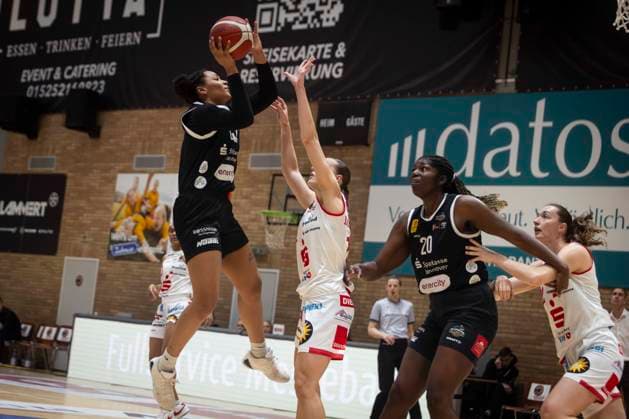 Alyssa Brown (Nr 44 Luchse), AJ Marotte (Nr 11 Panthers), Serena Manala (Nr 20 Luchse), Johanna Sophie Klug ( Nr 12 Panthers) - GiroLive Panthers Osnabrück 59:81 TK Hannover Luchse - 1. DBBL 22. Spieltag 28.03.2026 GiroLive Panthers Osnabrück gegen TK Hannover Luchse