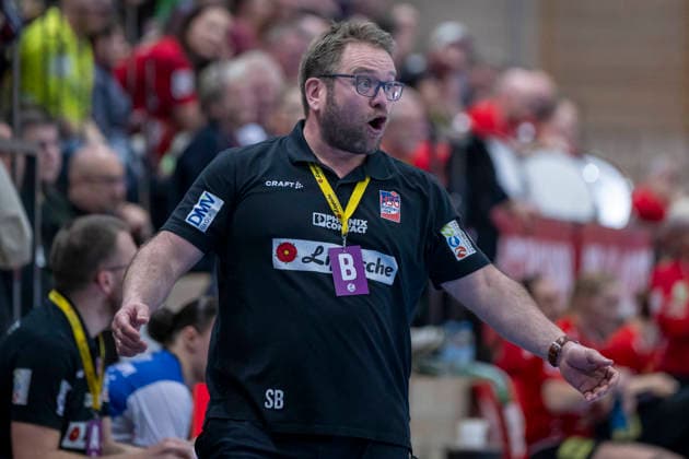 Handball Bundesliga Frauen,HBF, Saison 2025 2026 SV Union Halle-Neustadt vs.HSG Blomberg-Lippe Halle, Deutschland 28.Maerz 2026: Im Bild:Trainer Steffen Birkner (Blomberg) Mimik, starker Gesichtsausdruck, Emotion, Gestik, Geste, gestikuliert, Halle Saale SWH Arena Sachsen-Anhalt Deutschland