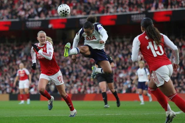 Drew Spence of Tottenham Hotspur Women clears the ball during the Barclays Women s Super League match between Arsenal Women and Tottenham Hotspur Women at Emirates Stadium, London, England on 28 March 2026. Copyright: xJoshuaxSmithx 40980223