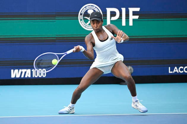 MIAMI GARDENS, FL - MARCH 28: Coco Gauff of the United States returns a shot to Aryna Sabalenka of Belarus during the women s singles final match of the Miami Open on March 28, 2026, at Hard Rock Stadium in Miami Gardens, Florida. (Photo by Michele Eve Sandberg Icon Sportswire) TENNIS: MAR 28 Miami Open EDITORIAL USE ONLY Icon2603280776