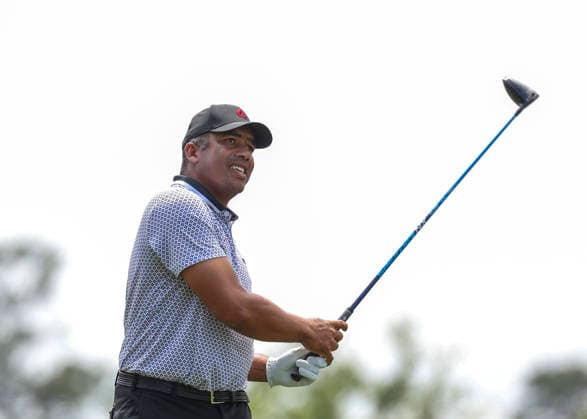 HOUSTON, TX - MARCH 28: Jhonattan Vegas (VEN) watches his tee shot on 12 during the third round of the Texas Children s Houston Open on March 28, 2026, at Memorial Park Golf Course, Houston, Texas. (Photo by Leslie Plaza Johnson Icon Sportswire) GOLF: MAR 28 PGA, Golf Herren Texas Children s Houston Open EDITORIAL USE ONLY Icon2603280753