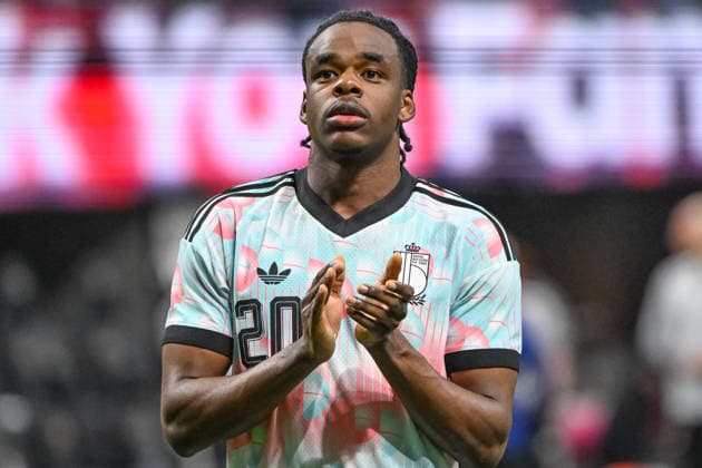 ATLANTA, GA - MARCH 28: Belgium defender Nathan Ngoy (20) celebrates with Belgian fans after the International Friendly, LÃ¤nderspiel, Nationalmannschaft match between Belgium and the United States soccer teams on March 28, 2026, at Mercedes-Benz Stadium in Atlanta, GA. (Photo by John Adams Icon Sportswire) SOCCER: MAR 28 USA vs Belgium EDITORIAL USE ONLY Icon26032801250