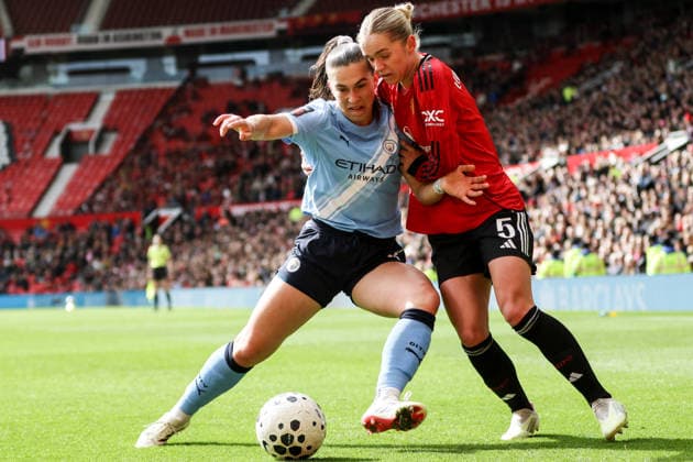 MANCHESTER, ENGLAND - March 28, 2026: Sam Coffey of Manchester City controls the ball during the Barclays Womens Super League match between Manchester United, ManU and Manchester City at Old Trafford on March 28, 2026 in Manchester, England. Copyright: xSeanxChandlerx xSPPx Sportspressphoto_SPR120683