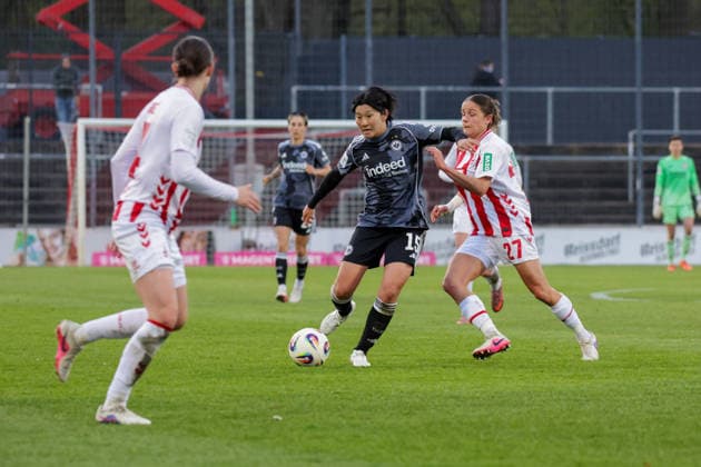 28.03.2026, xgrfx, Fussball Google Pixel Frauen-Bundesliga, 1.FC Köln - Eintracht Frankfurt v.l. Remina Chiba (Eintracht Frankfurt), Laura Donhauser (1.FC Köln) (DFL DFB REGULATIONS PROHIBIT ANY USE OF PHOTOGRAPHS as IMAGE SEQUENCES and or QUASI-VIDEO) Köln