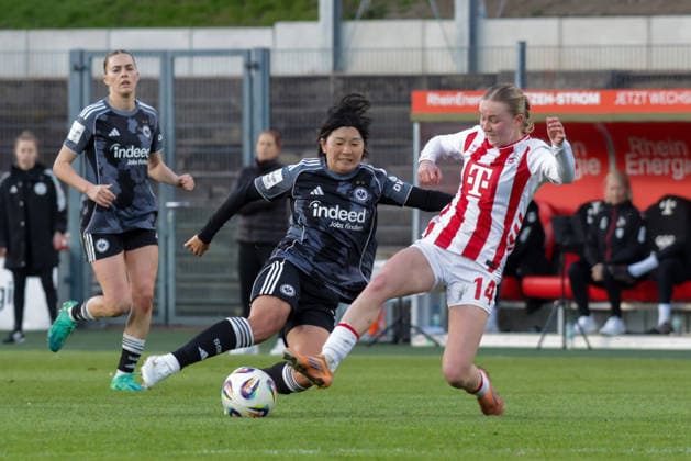 28.03.2026, xgrfx, Fussball Google Pixel Frauen-Bundesliga, 1.FC Köln - Eintracht Frankfurt v.l. Remina Chiba (Eintracht Frankfurt), Carlotta Imping (1.FC Köln) (DFL DFB REGULATIONS PROHIBIT ANY USE OF PHOTOGRAPHS as IMAGE SEQUENCES and or QUASI-VIDEO) Köln