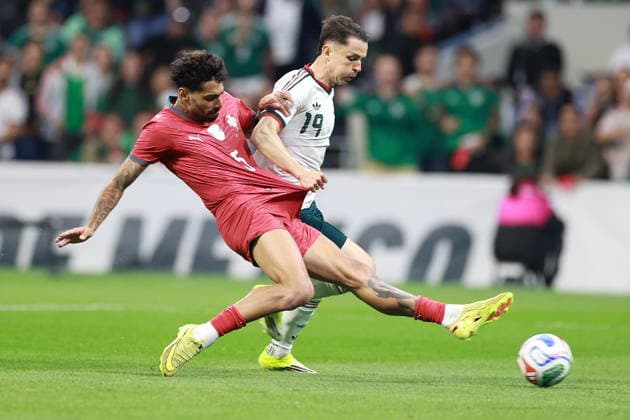 International Friendly, Länderspiel, Nationalmannschaft - Mexico vs. Portugal Pedro Antonio Pereira (R) of Mexico in action against Samuel Almeida Costa (L) of Portugal during a friendly international soccer match between Mexico and Portugal at Banorte Stadium in Mexico City, Mexico, 28 March 2026. Mexico City Mexico  Copyright: xAlexxCruzx