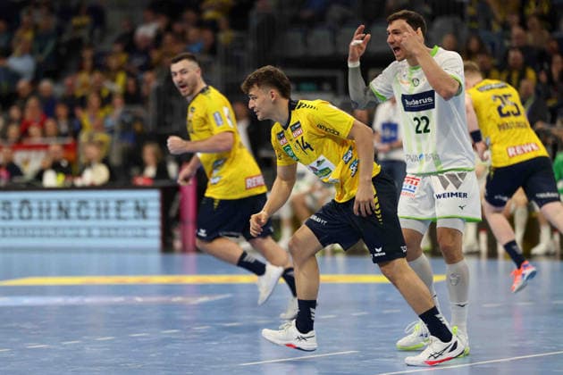 v.li. Gino Steenaerts (Rhein Neckar Loewen, 14) und Jona Schoch (HSG Wetzlar, 22) ist am gestikulieren mit den Haenden GER, Rhein Neckar Loewen gegen HWG Wetzlar, Handball, 1.Bundesliga, 26.Spieltag Spielzeit 2025 2026, 28.03.2026 GER, Rhein Neckar Loewen vs. HWG Wetzlar, 1.Bundesliga, 26.Spieltag, Spielzeit 2025 2026, 28.03.2026 Mannheim Copyright: xEibner-Pressefoto JoergxHirschx EP_JHH
