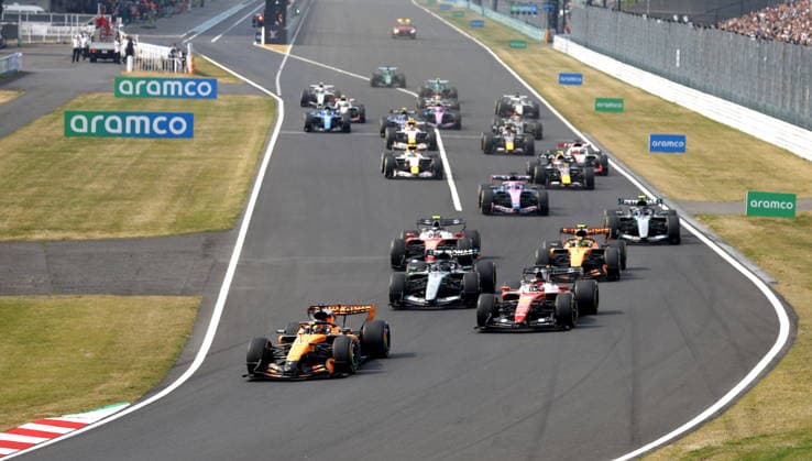 Formula One Japanese Grand Prix - Race McLaren driver Oscar Piastri (L) of Australia seizes the lead after the start of the Formula 1 Japanese Grand Prix at the Suzuka International Racing Course racetrack in Suzuka, Japan, 29 March 2026. SUZUKA Japan  Copyright: xFRANCKxROBICHONx