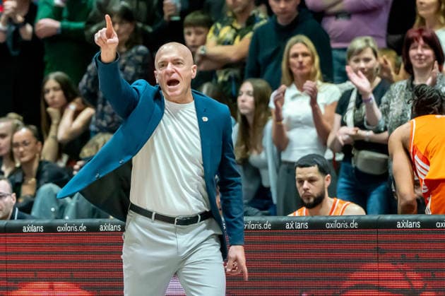 Chemnitz, Deutschland 28. März 2026: 1.BBL 2025 2026 Niners Chemnitz gegen EWE Baskets Oldenburg Im Bild: Head Coach Rodrigo Pastore (99) Copyright: xFotostandx xNachtigallx