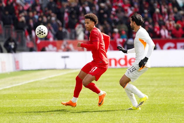 Canada v Iceland - International Friendly, Länderspiel, Nationalmannschaft Match Tajon Buchanan 17 of Canada and Michael Egiil Ellertsson 19 of Iceland battle for the ball during the International Friendly match between Canada and Iceland at BMO Filed. on March 28, 2026 in Toronto, Ontario. (Photo by Leonardo Ramirez Eyepix Group) Copyright: xLeonardoxRamirezx xEyepixxGroupx LR28032025-00704