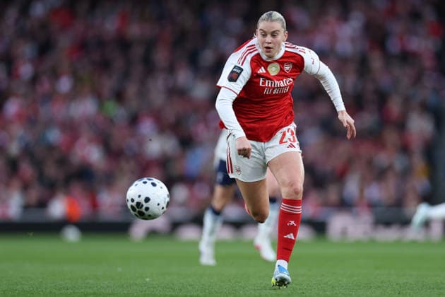 Arsenal v Tottenham Hotspur - Barclays Women s Super League Alessia Russo of Arsenal chases the ball during the Barclays FA Women s Super League match between Arsenal and Tottenham Hotspur at the Emirates Stadium in London, United Kingdom, on March 28, 2026. London Greater London United Kingdom  Copyright: xMIxNewsx originalFilename:fletcher-arsenalv260328_npknC.jpg