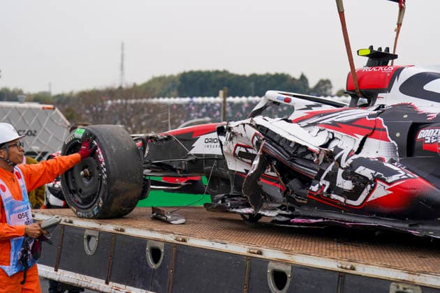 FORMULA ONE JAPANESE GRAND PRIX 2026 The crashed car of Oliver Bearman 87 (GBR) Haas F1 Team during the Formula 1 Aramco Japanese Grand Prix 2026, 3rd round of the 2026 Formula One World Championship, WM, Weltmeisterschaft from March 27th - 29th, 2026 at the Suzuka Circuit, Suzuka City, Japan. Credit: Robbie Hoad Every Second Media Editorial use only. All images are copyright Every Second Media Limited. No images may be reproduced without prior permission. Copyright: xIMAGO EveryxSecondxMediax ESM-1879-0327 RobbiexHoadx xEveryxSecondxMediax