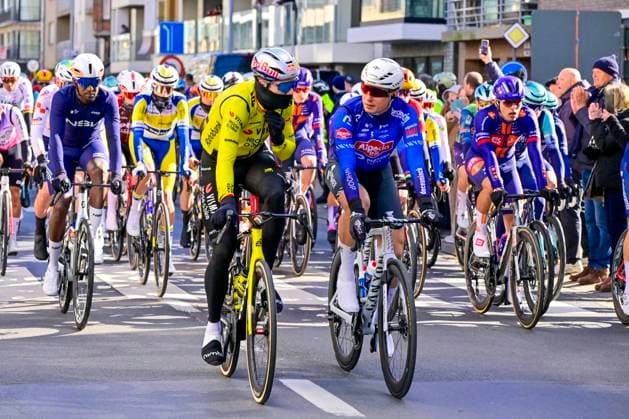 In Flanders Fields From Middelkerke to Wevelgem 2026 Cycling Race WEVELGEM, BELGIUM - MARCH 29 : Van Aert Wout (BEL) of Team Visma Lease a Bike, Philipsen Jasper (BEL) of Alpecin Premier Tech during the 88th edition of In Flanders Fields From Middelkerke to Wevelgem an UCI World Tour 1.UWT one day cycling road race for Men Elite of 240 km with start in Middelkerke and finish in Wevelgem on March 29, 2026 in Wevelgem, Belgium, 29 03 2026 ( Motordriver Guy De Vuyst - Wevelgem Belgium  Copyright: xJanxDexMeuleneirx