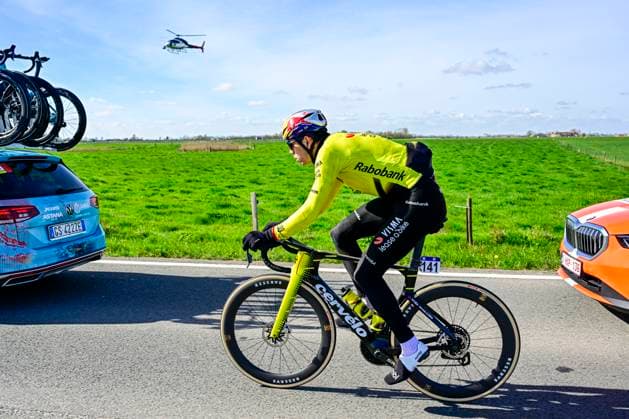 In Flanders Fields From Middelkerke to Wevelgem 2026 Cycling Race WEVELGEM, BELGIUM - MARCH 29 : VAN AERT Wout of Team Visma Lease a Bike in action during the 88th edition of In Flanders Fields From Middelkerke to Wevelgem an UCI World Tour 1.UWT one day cycling road race for Men Elite of 240 km with start in Middelkerke and finish in Wevelgem on March 29, 2026 in Wevelgem, Belgium, 29 03 2026 ( Motordriver Guy De Vuyst - Wevelgem Belgium  Copyright: xJanxDexMeuleneirx