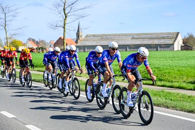 In Flanders Fields From Middelkerke to Wevelgem 2026 Cycling Race WEVELGEM, BELGIUM - MARCH 29 : Dillier Silvan (SUI) of Alpecin Premier Tech leading the peloton during the 88th edition of In Flanders Fields From Middelkerke to Wevelgem an UCI World Tour 1.UWT one day cycling road race for Men Elite of 240 km with start in Middelkerke and finish in Wevelgem on March 29, 2026 in Wevelgem, Belgium, 29 03 2026 ( Motordriver Guy De Vuyst - Wevelgem Belgium  Copyright: xJanxDexMeuleneirx