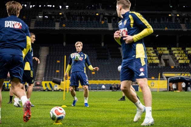 260329 Lucas Bergvall of the Swedish national football team at a training session on March 29, 2026 in Stockholm. Photo: Johanna Säll BILDBYRAN kod JL JL0610 fotboll football soccer fotball vm-kval kval FIFA World Cup, WM, Weltmeisterschaft, Fussball qualifier qualifier träning practice training sverige sweden sverige a bbeng Copyright: JOHANNAxSÄLL BB260329BB641
