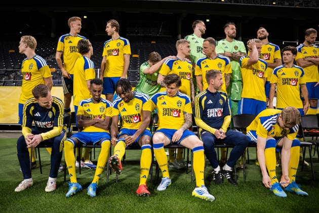 260329 Taha Ali, Anthony Elanga, Victor Nilsson Lindelöf and head coach Graham Potter of the Swedish national football team during a team photo session on March 29, 2026 in Stockholm. Photo: Johanna Säll BILDBYRAN kod JL JM0812 bbeng fotboll football soccer fotball vm-kval FIFA World Cup, WM, Weltmeisterschaft, Fussball qualifier lagbild team photo sverige sweden sverige a Copyright: JOHANNAxSÄLL BB260329BB689