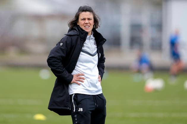 Julia Brückner (Trainerin, Cheftrainerin, SV 67 Weinberg), Einzelbild, Einzelfoto, Aktion, Action, 29.03.2026, St. Leon-Rot (Deutschland), Fussball, Frauen, Regionalliga Süd, TSG 1899 Hoffenheim U20 - SV 67 Weinberg, 29.03.2026, St. Leon-Rot (Deutschland), Fussball, Frauen, Regionalliga Süd, TSG 1899 Hoffenheim U20 - SV 67 Weinberg, DFB DFL REGULATIONS PROHIBIT ANY USE OF PHOTOGRAPHS AS IMAGE SEQUENCES AND OR QUASI-VIDEO.